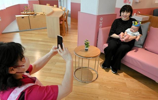 利用率1割の産後ケア　自治体間で差「自分にお金かけられぬ」心理も（朝日新聞デジタル） - Yahoo!ニュース