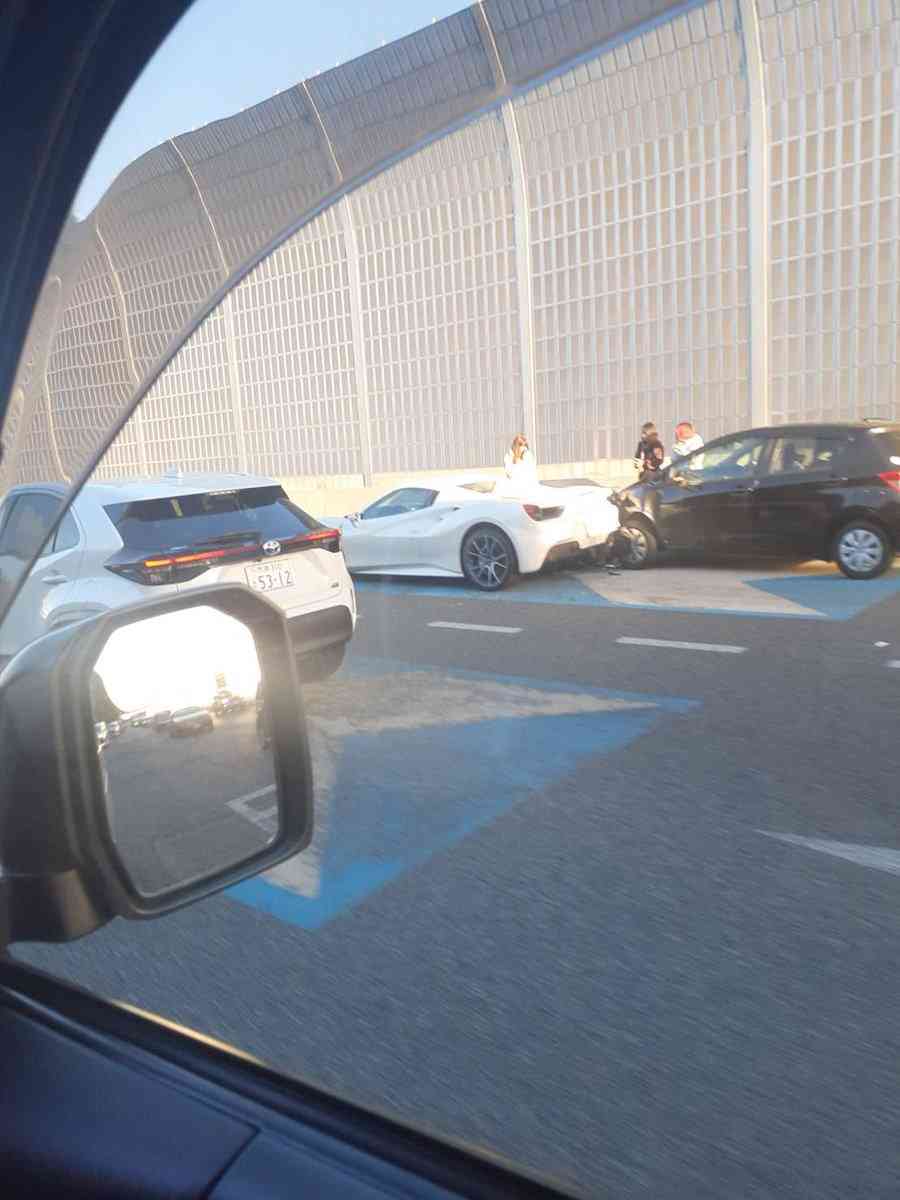 「これは中古車市場の闇」大破したフェラーリが修復歴「なし」＆売却時の倍近い価格で販売「あの損傷で…」