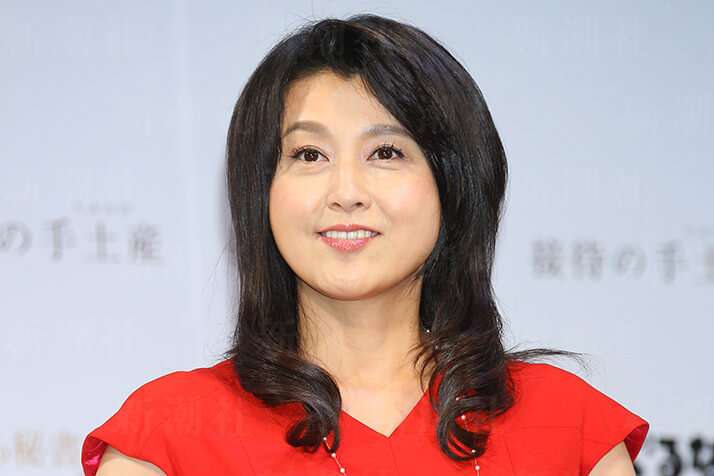 藤原紀香、今度は「宝石水」にハマるも識者は「ただの水」とバッサリ | デイリー新潮