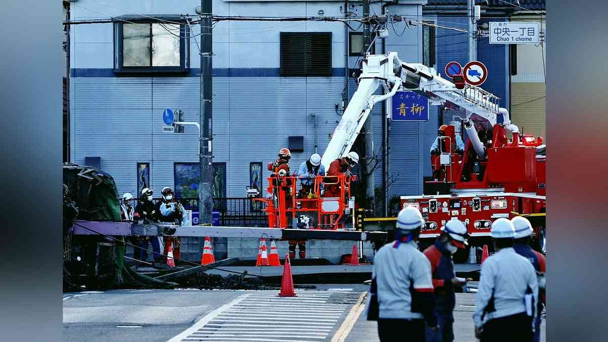 八潮陥没で近隣住民「いつまで続くのか」「家に帰りたい」、レストランは「営業できなくなる」 : 読売新聞