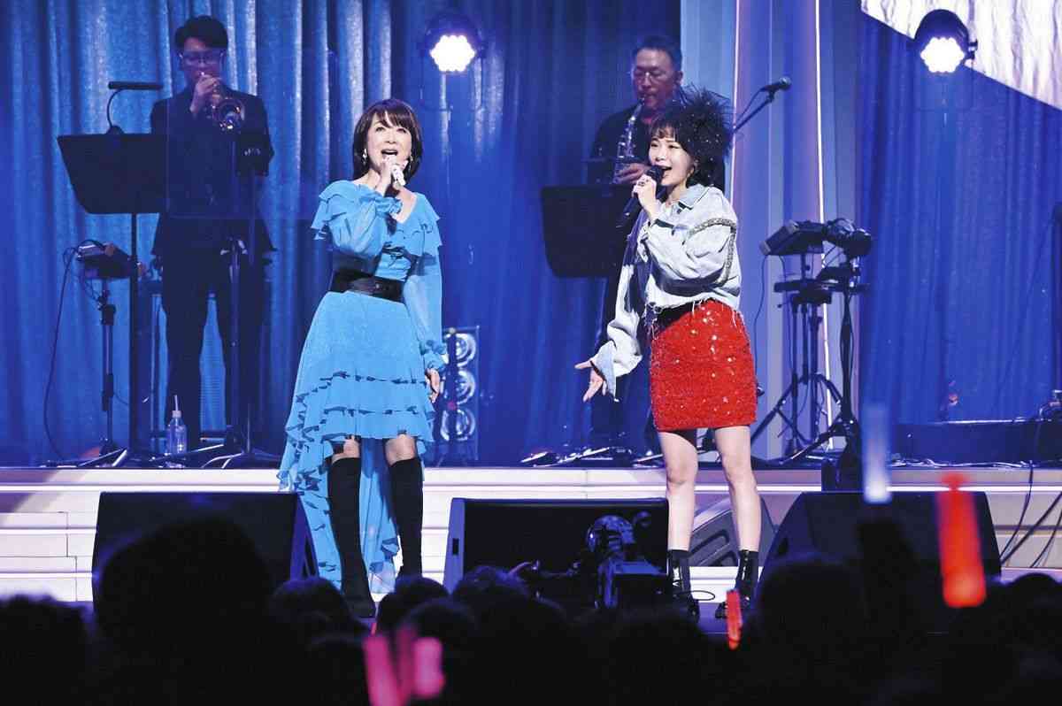 伊藤蘭、娘の趣里は「不仲とか書かれてるけどウソ！尊敬する母」サプライズ出演でデュエット　全国ツアーファイナル公演