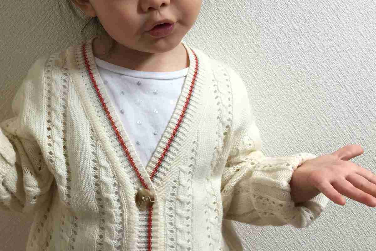 「どうして空は青い？」「リンゴはなぜ赤い？」2歳頃からの【なぜなぜ期】が地味に大変…雑にならない“返し”が重要