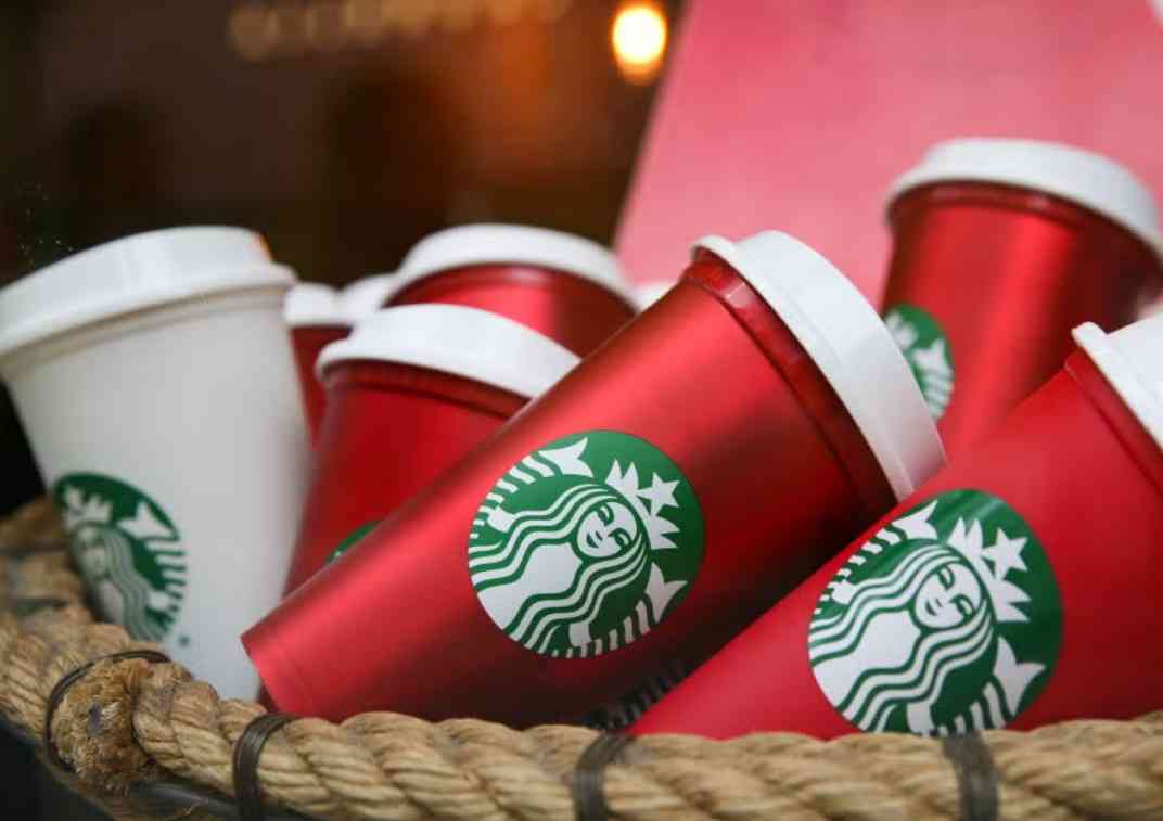 毎朝の「コーヒー代」→「スタバの株に投資」に変えたら、衝撃価格の利益に...⁈ 大儲けの可能性を示唆