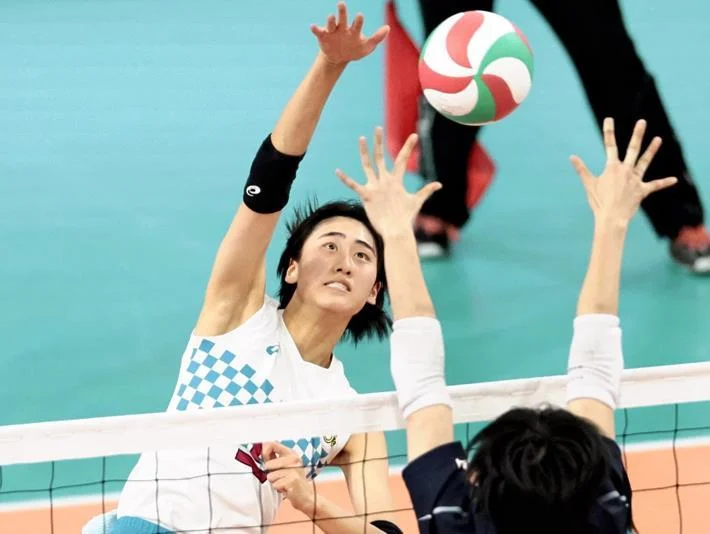 大友愛さん娘が42得点、共栄学園19大会ぶり決勝進出…最高到達点3ｍ超の大器に母もエール