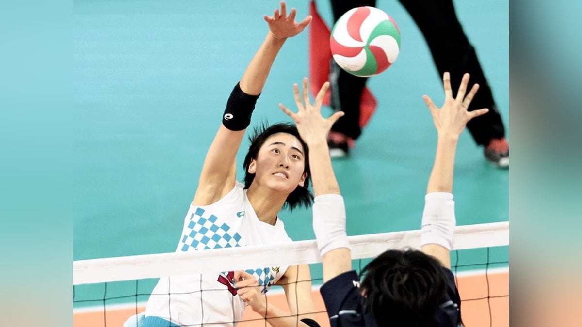 大友愛さん娘の秋本美空が４２得点、共栄学園１９大会ぶり決勝進出…最高到達点３ｍ超の大器に母もエール : 読売新聞