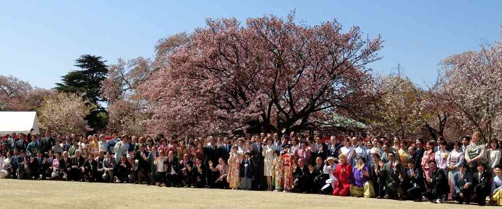 安倍首相主催 “桜を見る会” | デヴィ夫人オフィシャルブログ Powered by Ameba