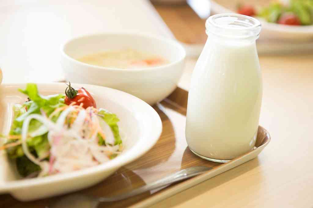 このままでは日本の学校給食制度は破綻する！残った食材でまかないを作った調理員処分に思うこと、食品ロスはなぜ発生するのか？ 　Wedge ONLINE(ウェッジ・オンライン)
