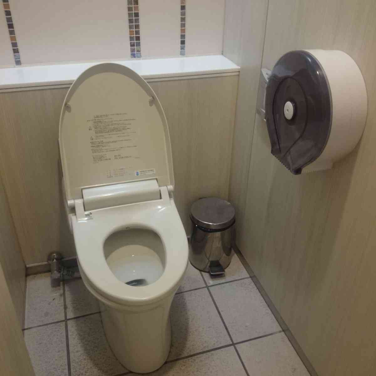 【トイレットペーパーを盗まないで】カフェでもパチンコ店でもコンビニでも…トイレ備品の“盗難被害”増加で店が悲鳴 「生理用品が一気になくなる」「ハンドソープが丸ごと」、物価高も影響か