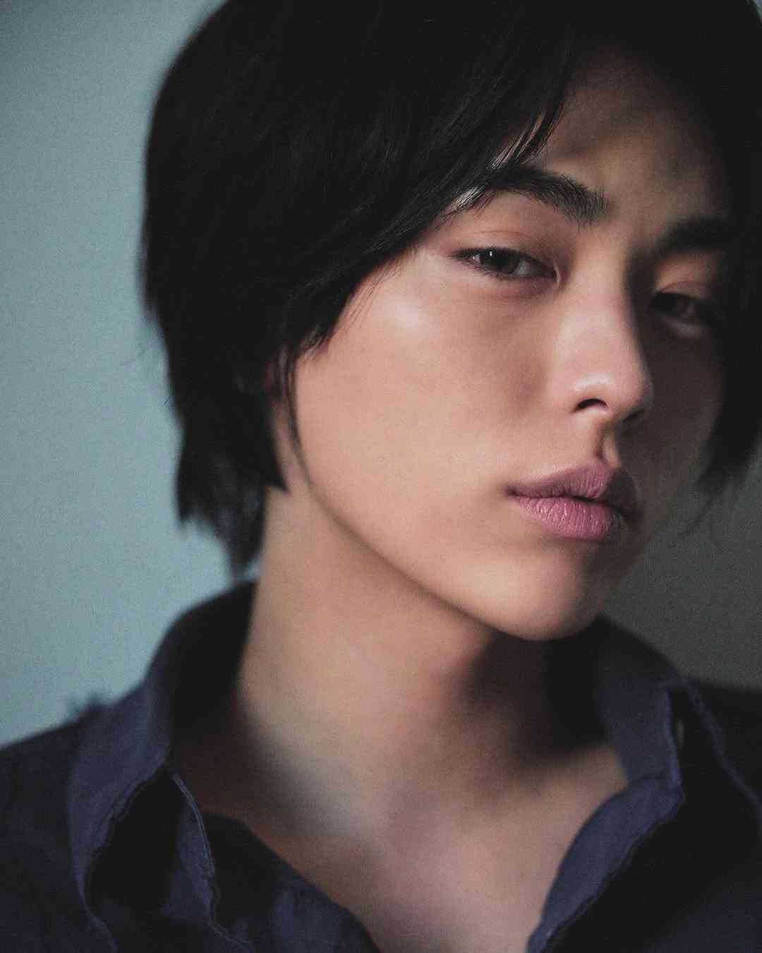井手上漠「菅田将暉かと思った」ジェンダーレスモデルの近影にネット衝撃、橋本環奈の直属後輩