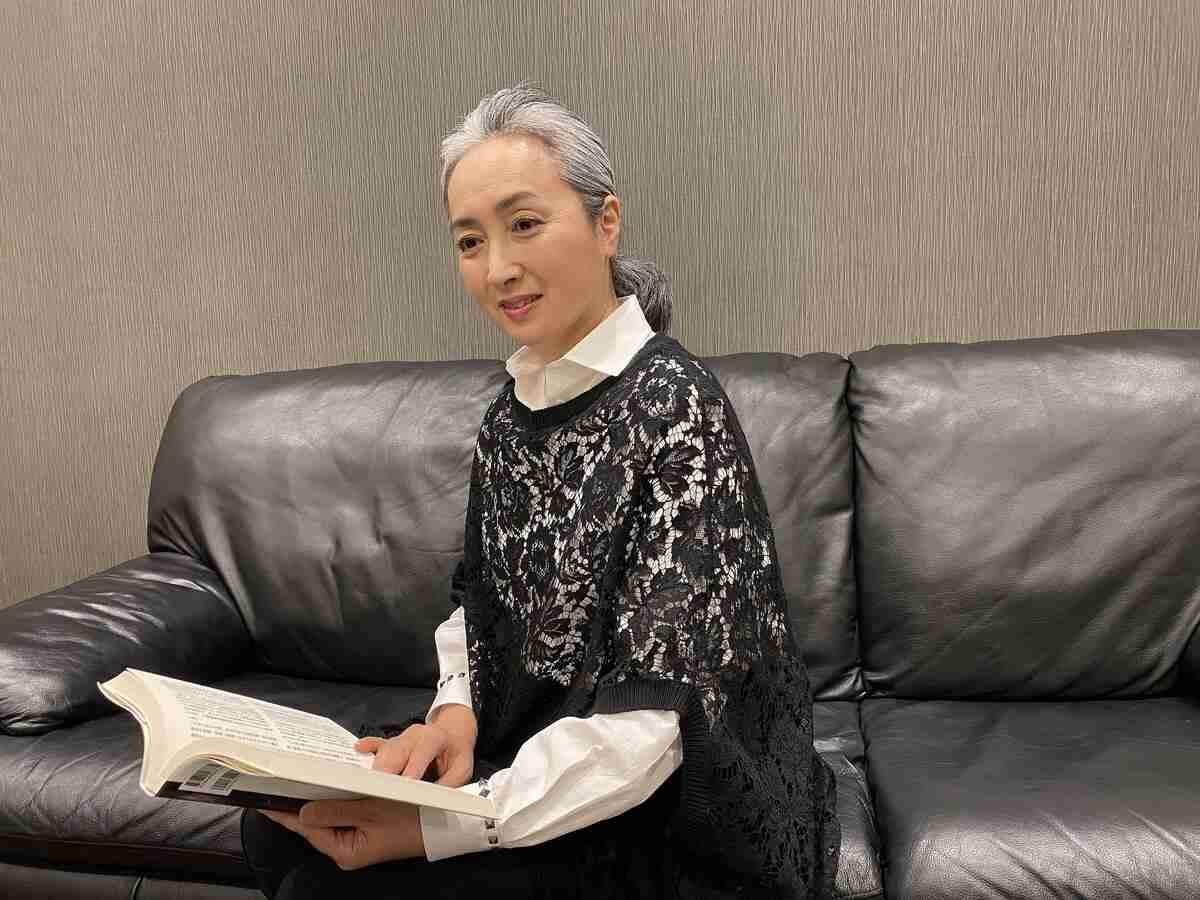 「おばあさんがいる！いやいや私だ（笑）」グレイヘアを選んだ近藤サト「劣化したと言われるのは想定内だったけれど」