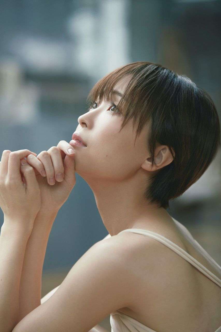 渡邊渚さん、本紙独占入手のカットを解禁 初フォトエッセー発売イベントで「よくここまで頑張った！！」（中日スポーツ） - Yahoo!ニュース