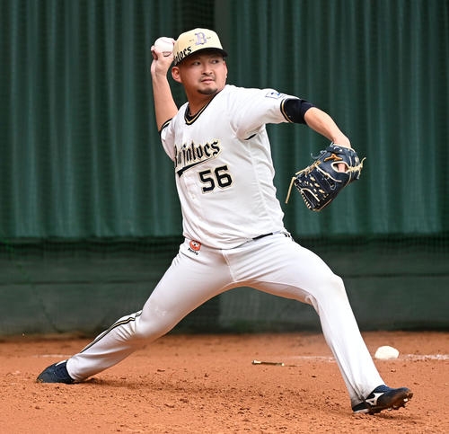 【オリックス】復活目指す小木田敦也、熱の入ったブルペン投球「ようやく合うようになってきた」 - プロ野球 : 日刊スポーツ