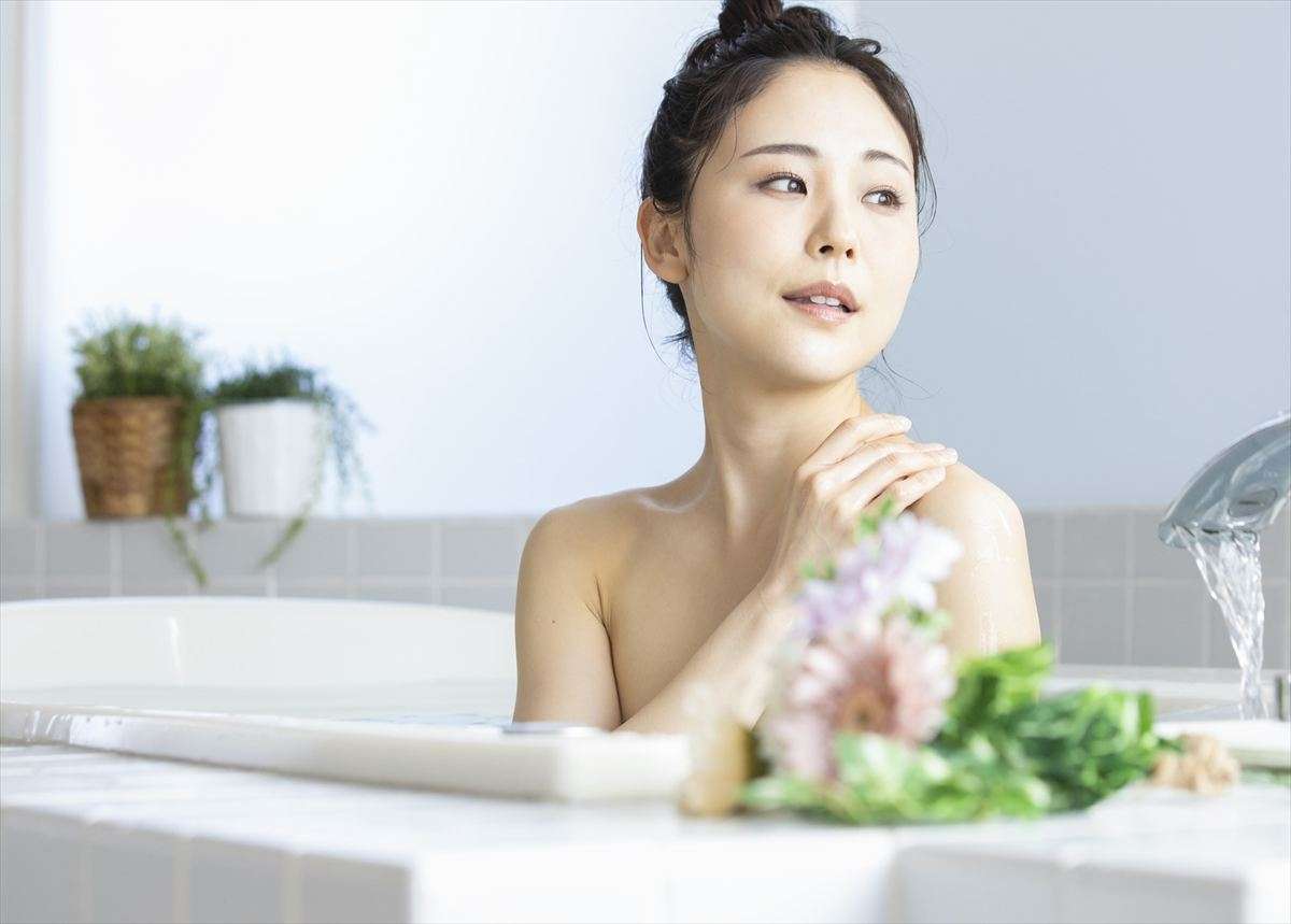 “風呂キャンセル界隈”が話題の中…「朝風呂」している人が増加中！？ 「切り替えに効果的」「シャキッとする」…“1日のスタートが整う”と感じる人多数 | オトナンサー