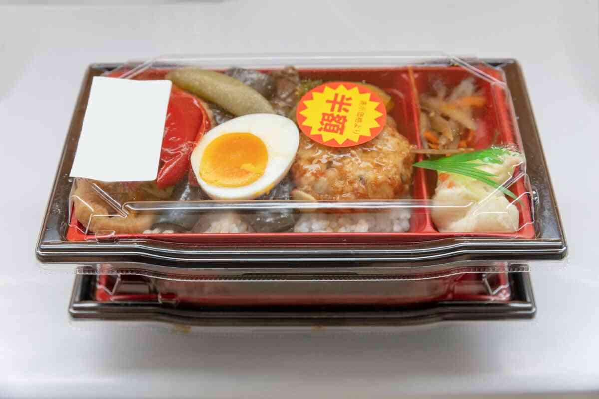 スーパーの従業員、「もったいない」理由に売れ残った弁当、総菜を無断持ち帰り もしかして犯罪！？ | オトナンサー