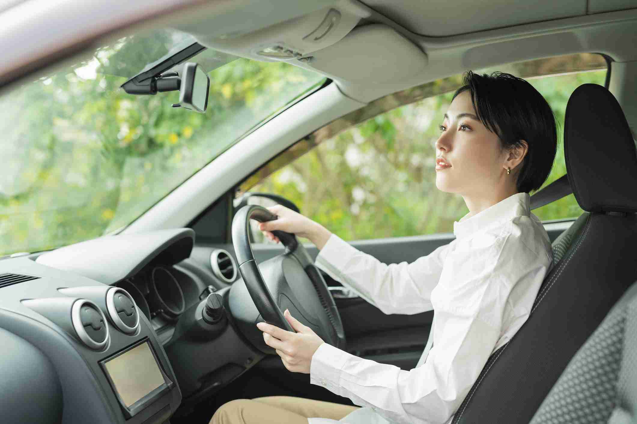 女性はクルマの運転が苦手なのか　自己評価で男性を大きく上回る | Forbes JAPAN 公式サイト（フォーブス ジャパン）