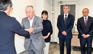 斎藤知事パワハラ「おおむね事実」 百条委報告書素案「告発者特定は違法」 反対意見も付記 兵庫