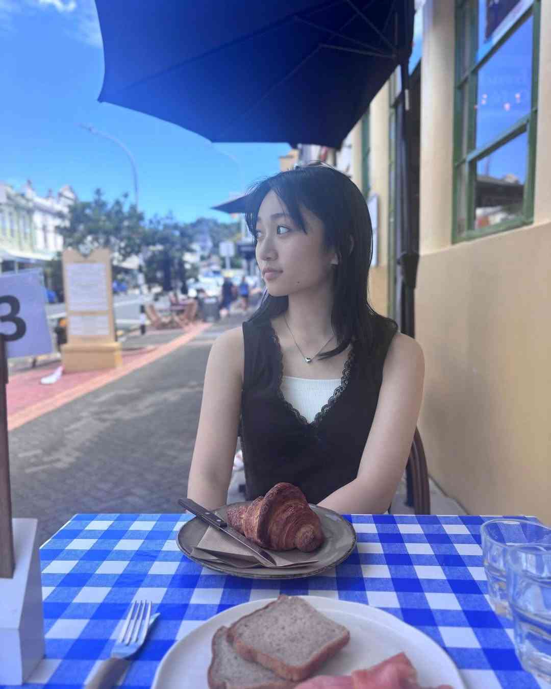 「ぎぼむす」綾瀬はるか娘役から7年…16歳となった女優の留学生活満喫ショットに「素敵な海外ガールに」「可愛いさそのまま」の声
