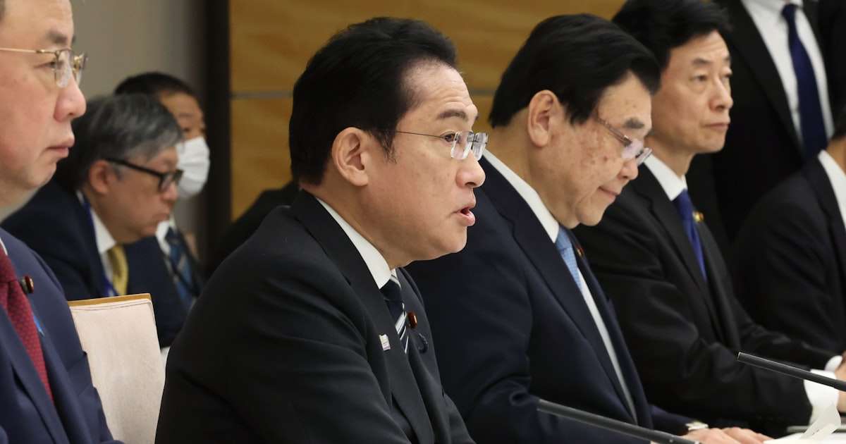 岸田首相「23年に最低賃金1000円」　政労使会議で目標 - 日本経済新聞