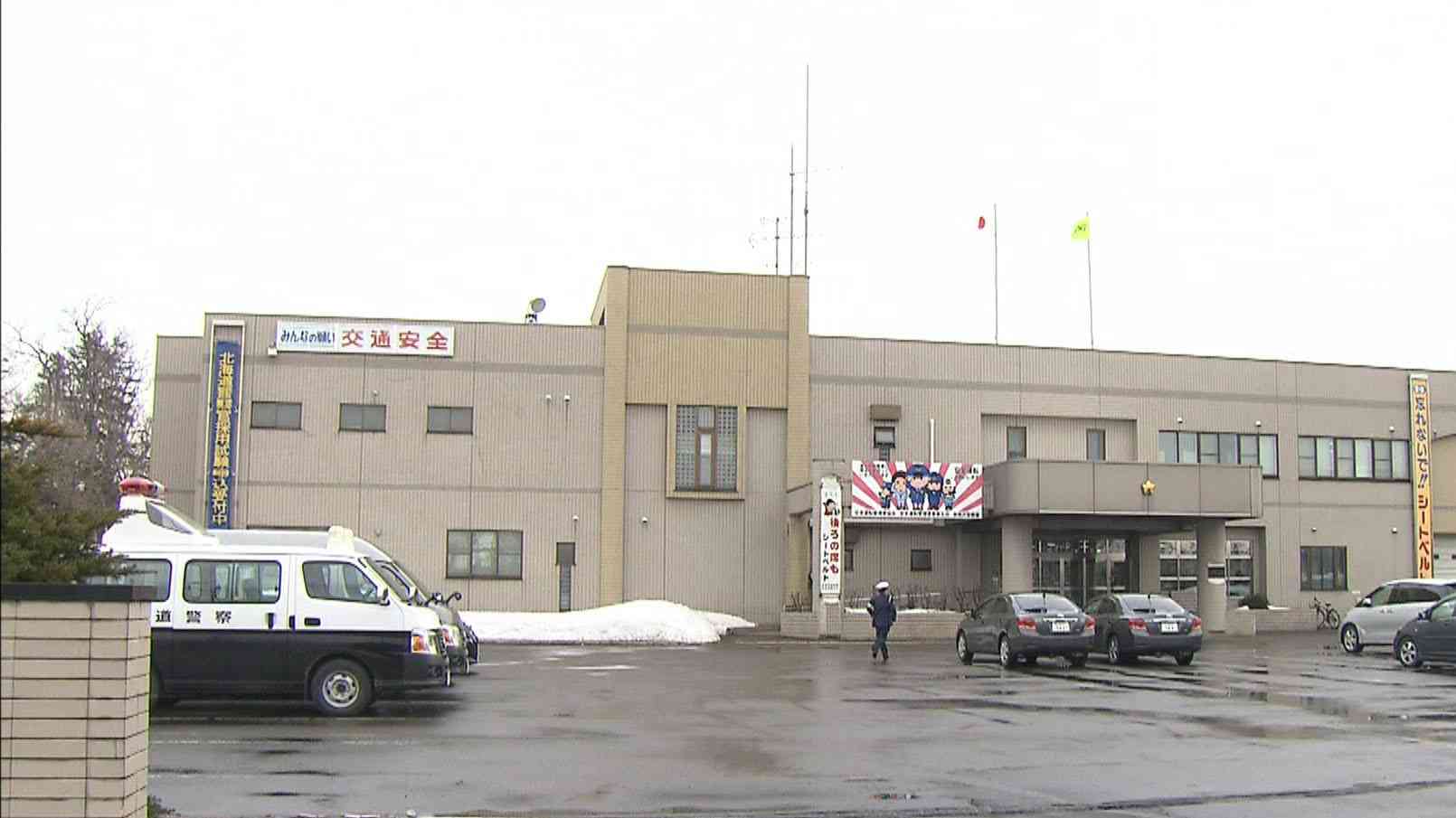「殺すつもりだった」殺人未遂で“男子高校生”を逮捕‐駆けつけた警察官が見たのは…あおむけの母親（40代）の首を絞め続ける高校生‐北海道岩見沢市（北海道ニュースUHB） - Yahoo!ニュース
