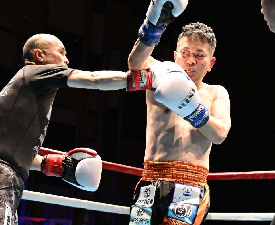 54歳、宮迫博之がキックボクシングデビューで健闘も判定負け PTA会長と死闘 バックハンドブロー披露もパンチ被弾でぐらつく 40歳以上限定アマ大会