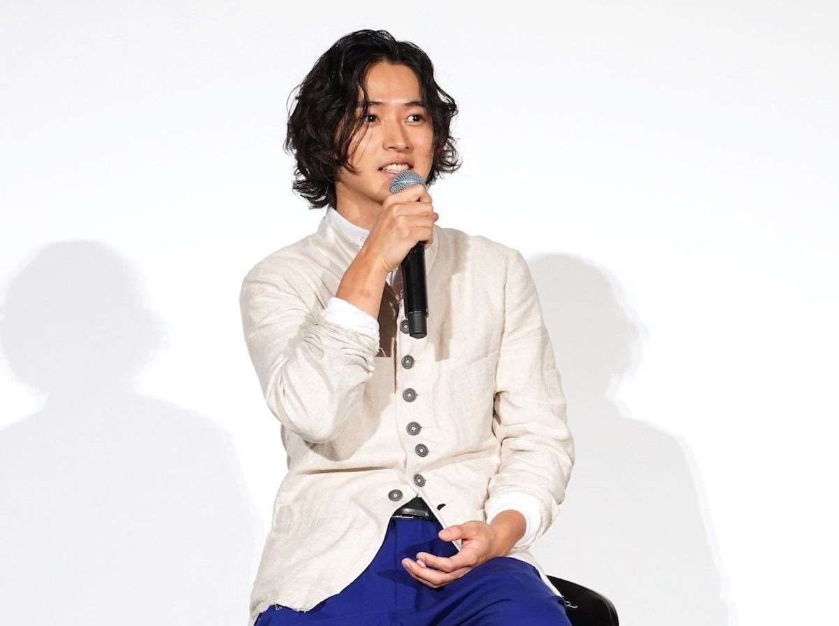 山崎賢人、大沢たかおの言葉に大号泣「楽しく生きて、“すげえ奴”になりたい」｜最新の映画ニュースならMOVIE WALKER PRESS