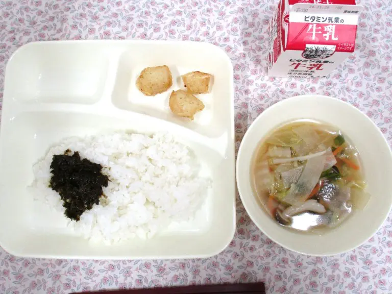 まるで朝ごはん…給食費無償化がもたらした負の側面。「放課後の“買い食い”でかえって出費が増えた」家庭も