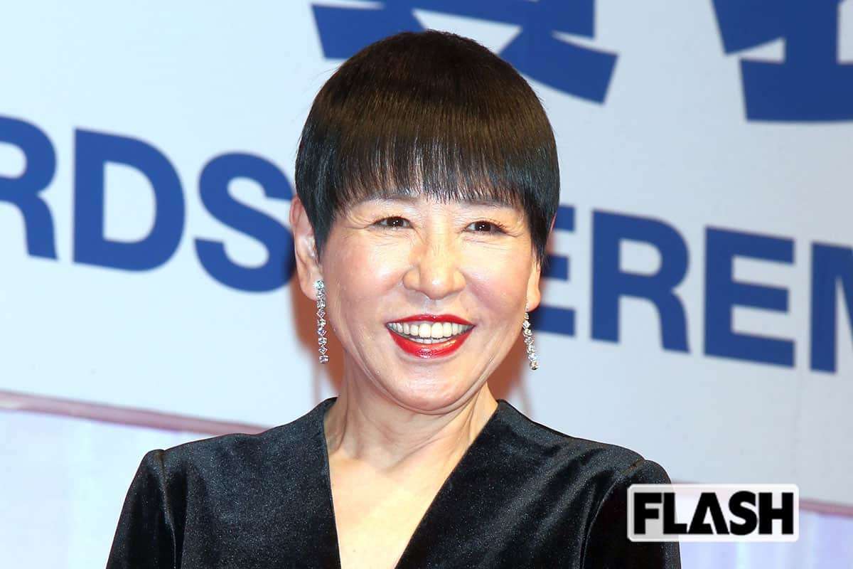 和田アキ子がまたも見せた“時代錯誤”…「BTSメンバーキス騒動」を“擁護”に批判、自身にも“強引キス”の過去 | Smart FLASH/スマフラ[光文社週刊誌]