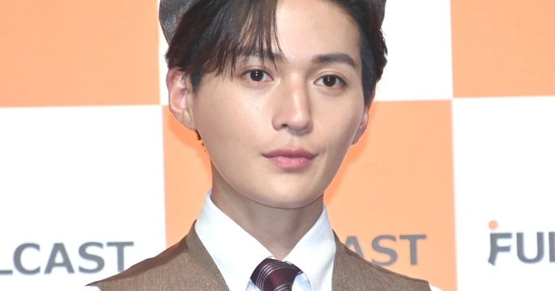 八木勇征、“デートショット”公開「おリクと」　歓喜の声「尊すぎて涙が、、」「ぶれてもイケメンなのなんで？」  | ORICON NEWS