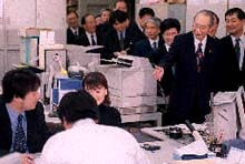 「金でなく知恵出してや」／陣中見舞いが復活 | 全国ニュース | 四国新聞社