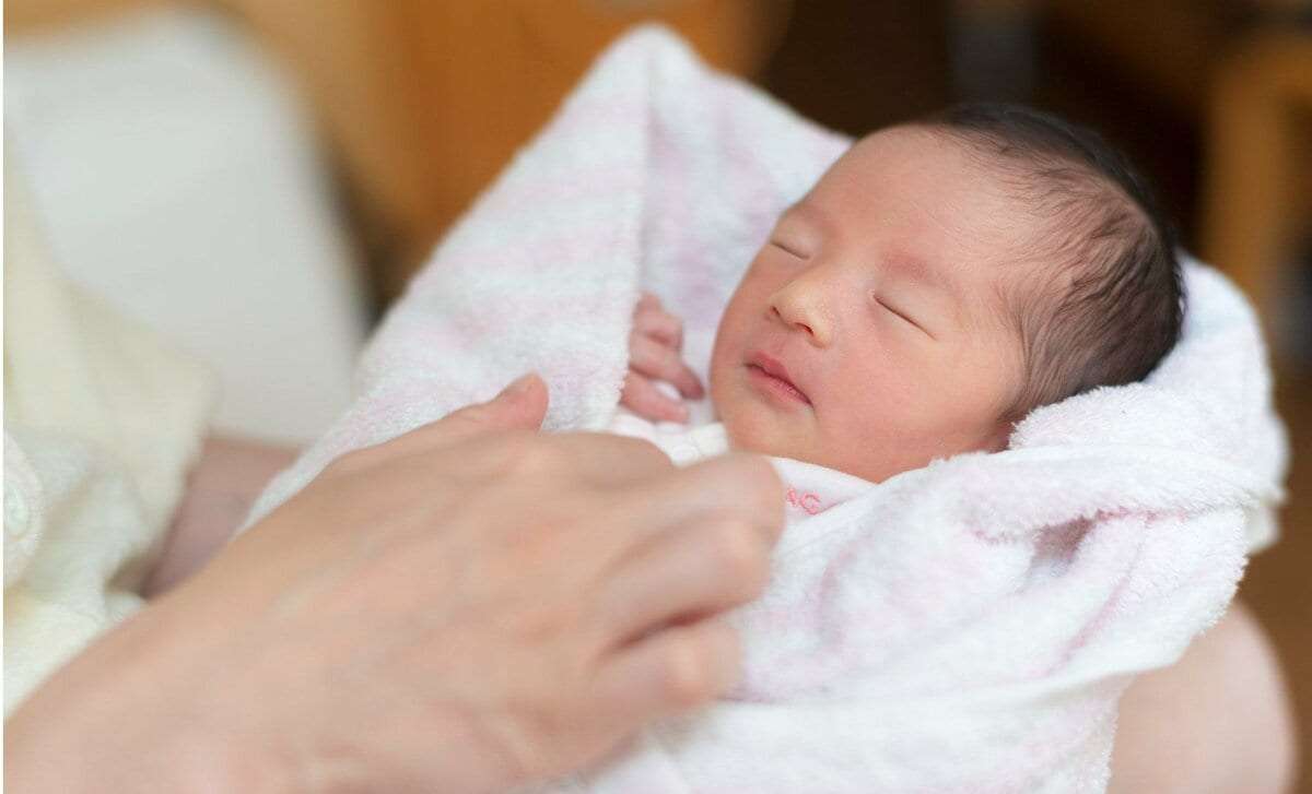 「家族を持って一人前」という“圧”が消えた　日本の出生率が低下し続ける文化的な背景を、文化人類学者が考察 | AERA with Kids＋