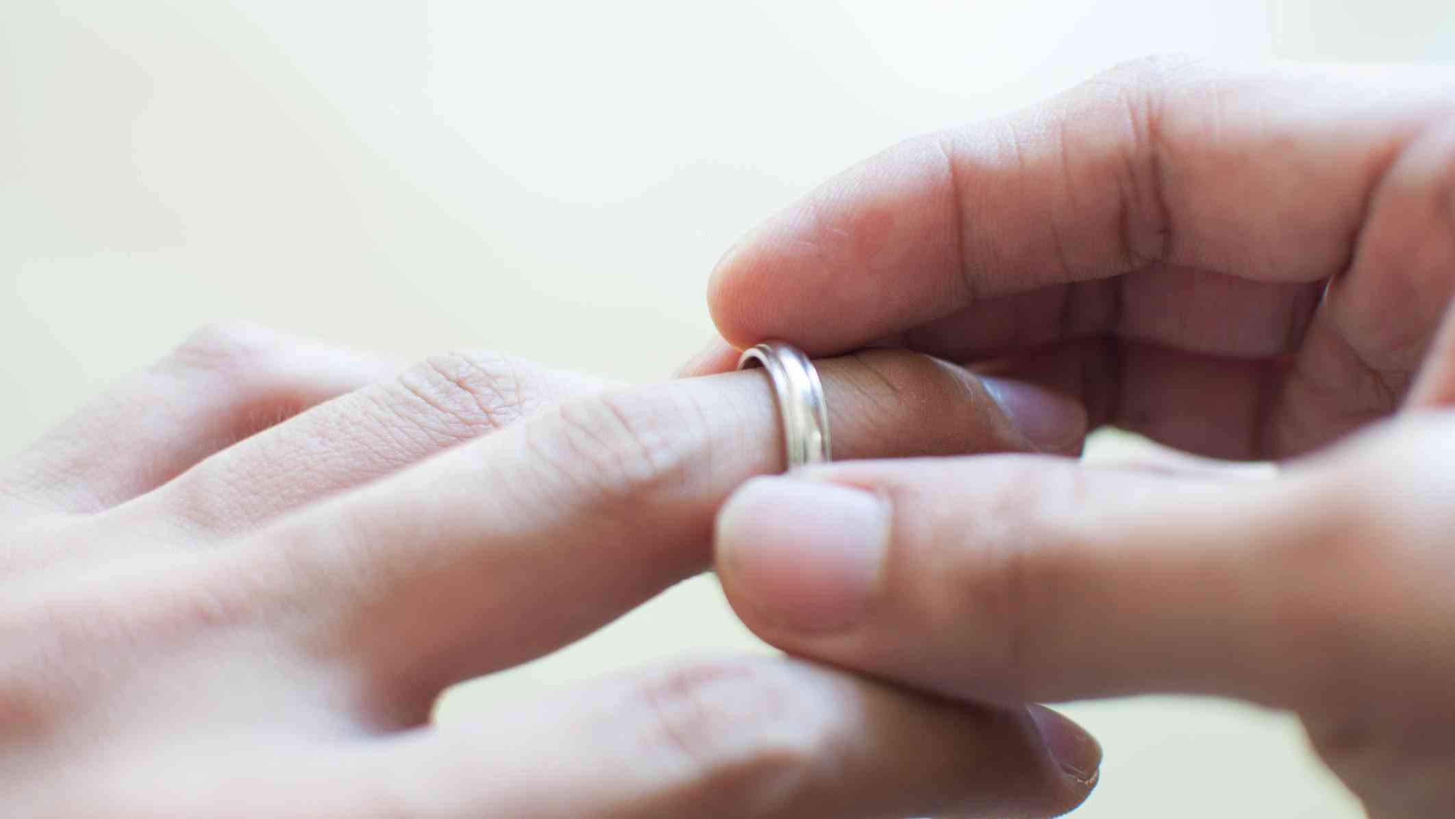 「稼ぎ頭は妻」の不都合な真実　離婚率3倍になることが明らかに