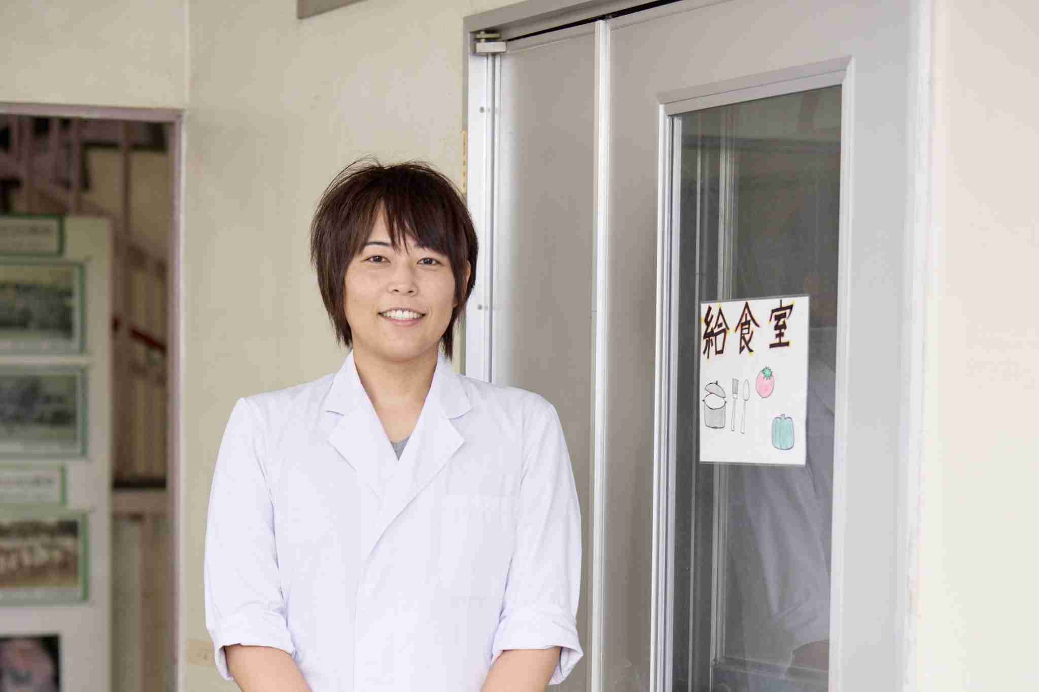         「油を6回使い回す学校も…」現役学校栄養士が語る、“給食費無償化”の裏側で起きていること  |  日刊SPA!    