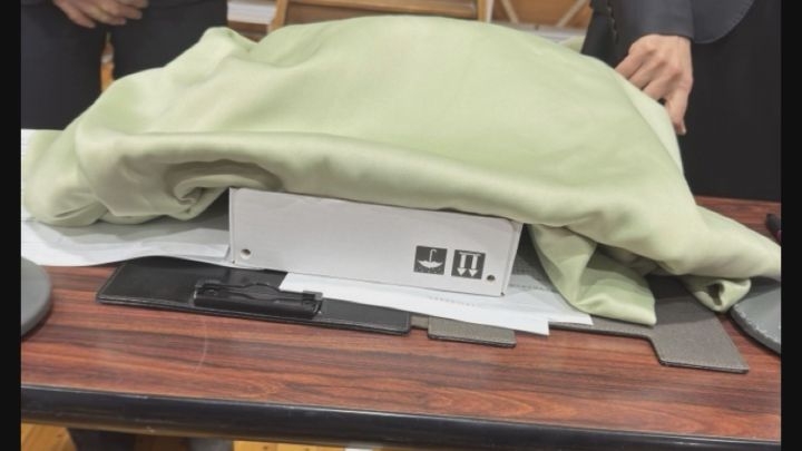 【速報】穴を開けた箱にスマホ隠す…小学校の児童が着替える教室で男性教師が動画撮影「休み時間の児童を確認するため」 | 東海テレビNEWS