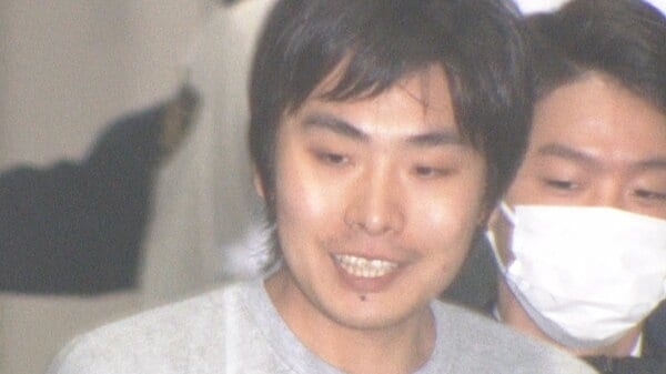 【独自】N党・立花党首を襲撃したナタの刃は紫色に塗られ…逮捕の宮西詩音容疑者「ばれないようナタに細工した」　閃光弾使い“目くらまし”も判明｜FNNプライムオンライン