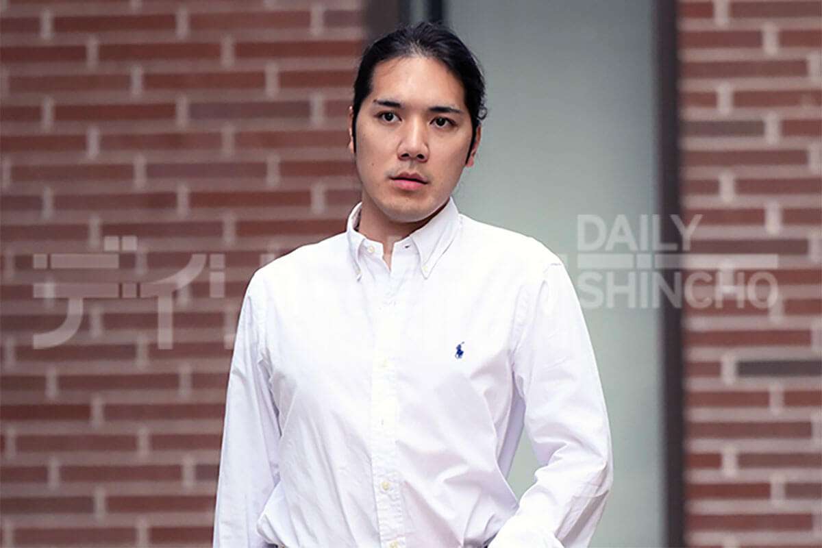「プリンセスと結婚した小室と申します」　関係者が眉をひそめる小室圭さんの“皇室利用”　夫婦で買い物を楽しむ「最新写真」も（写真2） | デイリー新潮