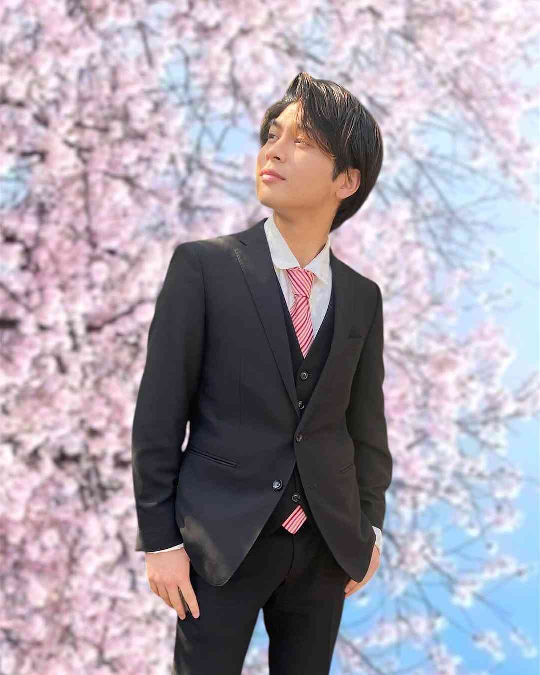 「パプリカ」大ブレイクから7年…18歳になった元子役〝高校卒業ショット〟が話題に「もうそんなに経つの！？」「成長が早すぎて…」
