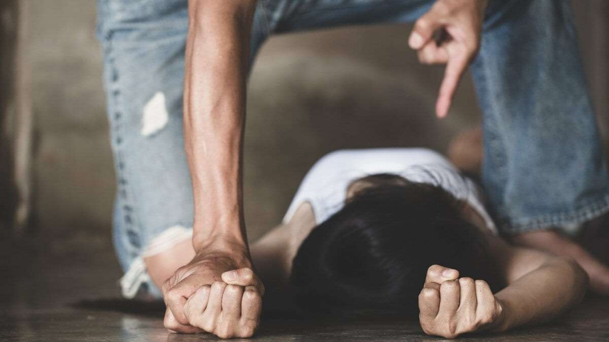 〈多産DVの恐怖〉「お腹に子どもがいれば他の男は見向きもしない」と妊娠させられた女性、避妊具なしのムリヤリの性交渉で意思を奪われ…