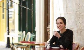 《無理なダイエットは卒業》「体重は測らない」「たっぷり水を飲む」フランス女性が太らない10の理由　美スタイルを保つメソッドを解説 (1/2)| 女性セブンプラス
