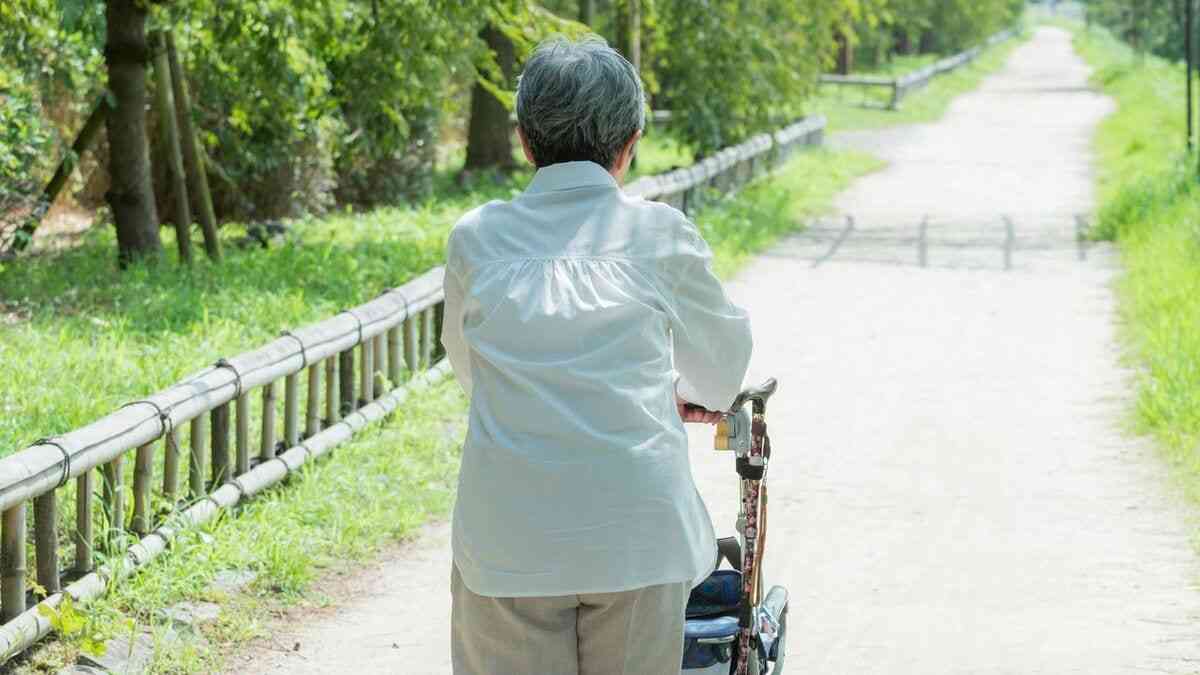 もう生きていても辛いだけ…〈年金月5万5,000円〉〈家賃8,000円〉の市営団地に住む82歳女性、異常な物価高騰に〈夫の遺産〉も底を尽き、絶望｜資産形成ゴールドオンライン