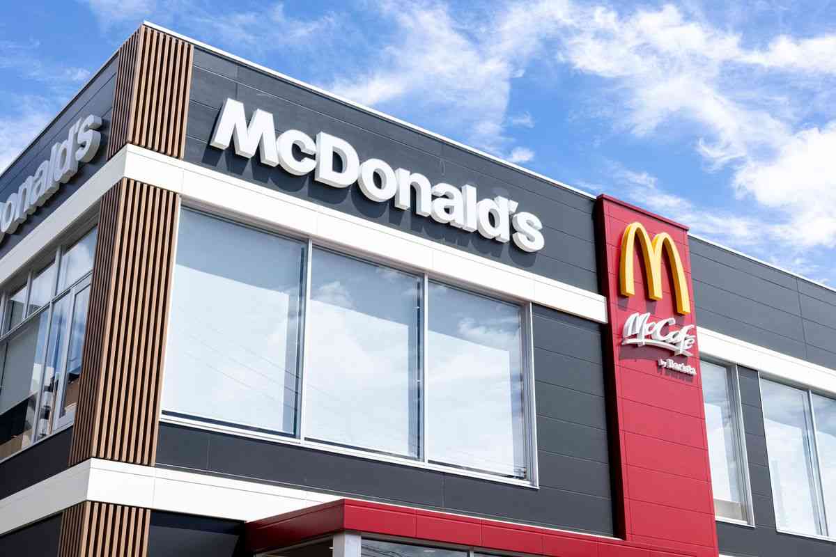 「マックで男子高生3人がゴミ置きっぱで出ていった」投稿に大反響。経験者が明かす“マナー違反の理由” | TRILL【トリル】