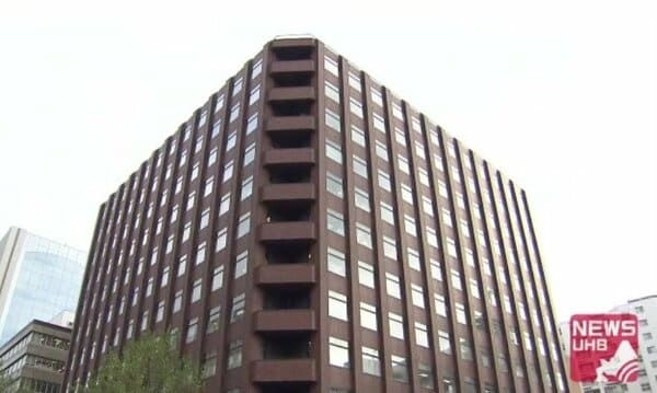 【妻以外もダメです】「言い出せなかった」単身赴任中に”女性”と一緒に暮らした中学校の校長先生（58）が『停職3カ月』の処分に…単身赴任手当約200万を不正に受給_匿名の情報提供でバレる 道教委｜FNNプライムオンライン