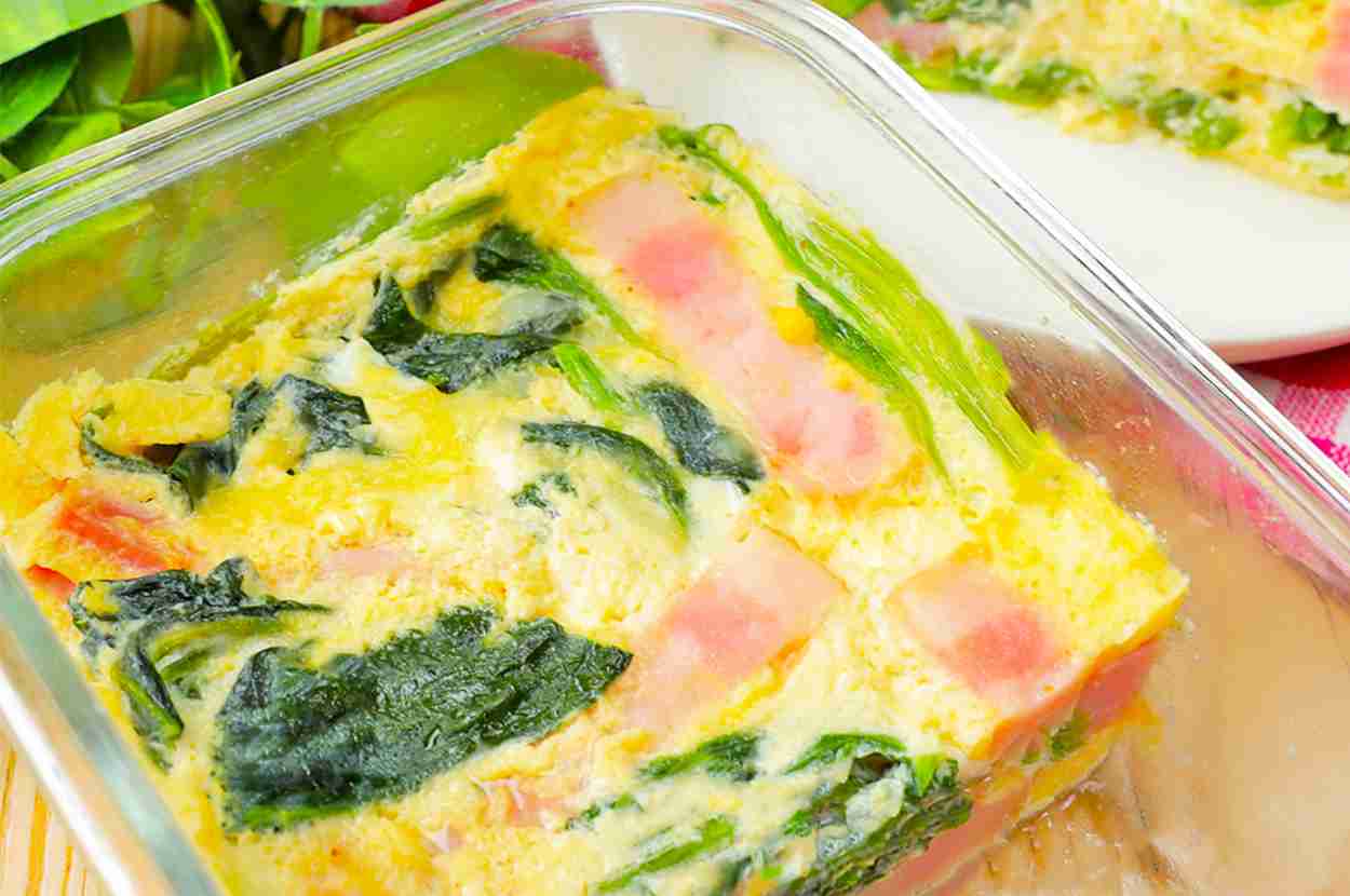【ほうれん草と卵の絶品おかず】レンジで簡単！ほうれん草とベーコンのキッシュレシピ・作り方｜Tasty