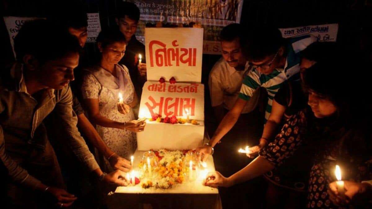 23歳女子大生｢レイプ殺人｣の凄惨すぎる犯行 インド集団レイプ事件､被告4人の死刑が確定 | ハフポスト | 東洋経済オンライン