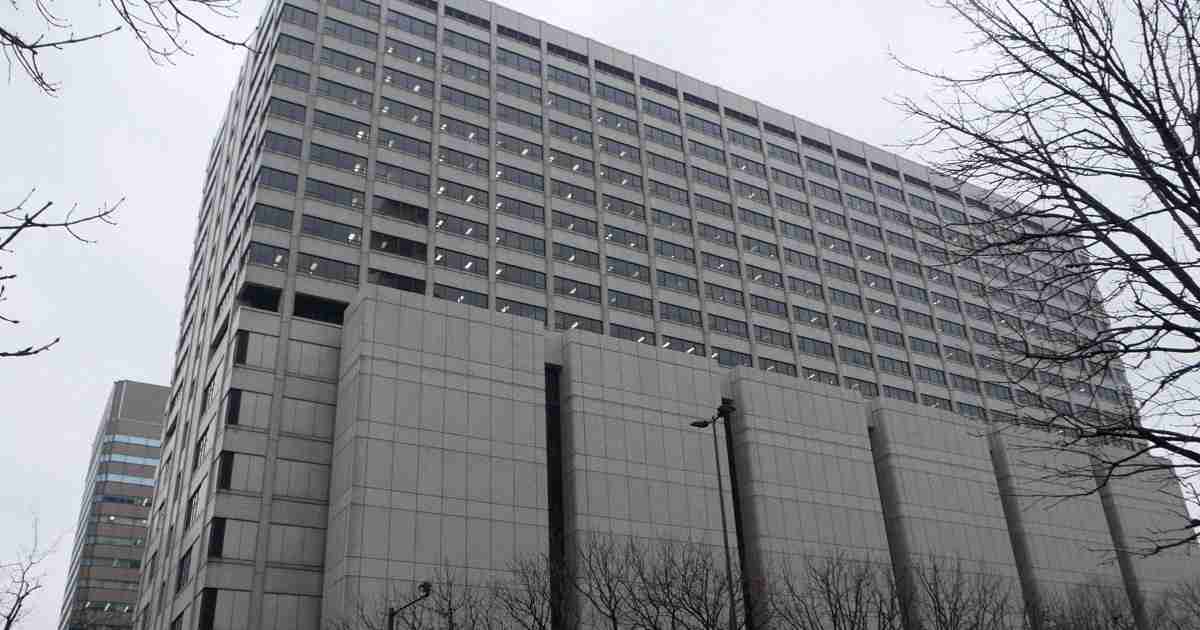 「コロナ対策不十分」　従業員が感染死、飲食店に7000万円賠償命令 | 毎日新聞