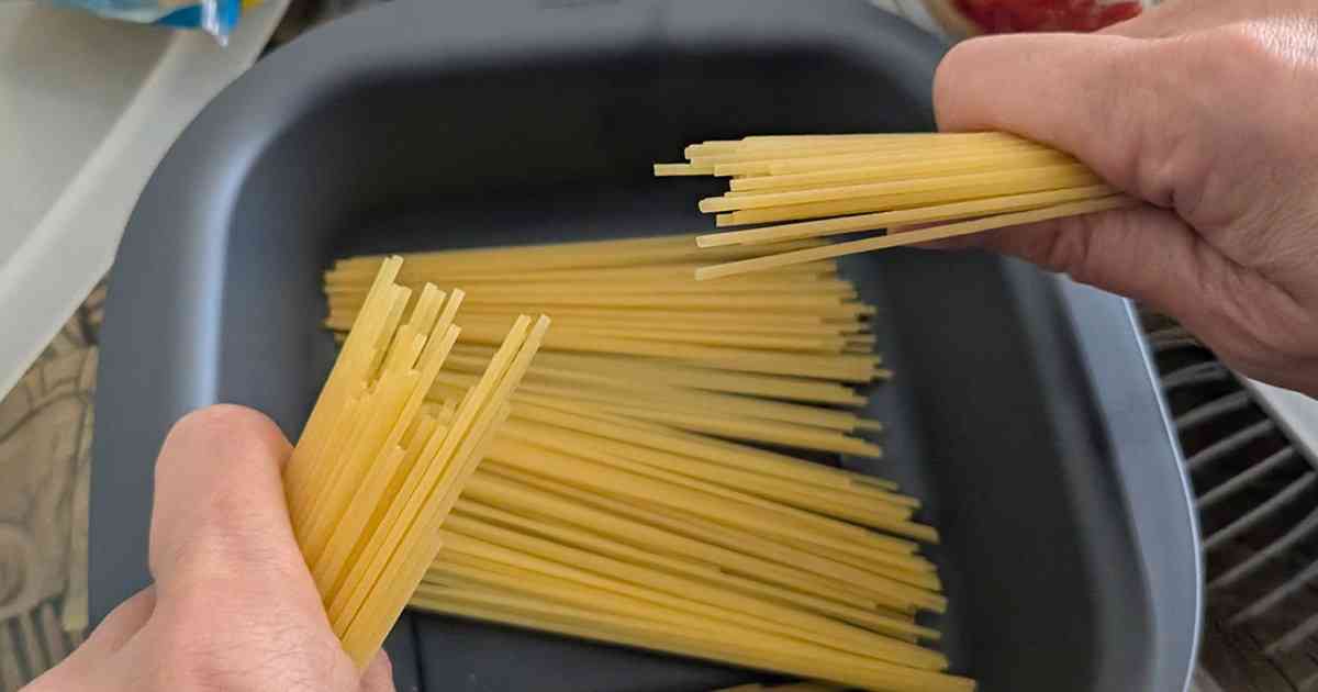 パスタを半分に折ってレンジでチンは「邪道」なのか…家族に出してみて、返ってきた「驚きの反応」（スギ アカツキ） | 現代ビジネス | 講談社