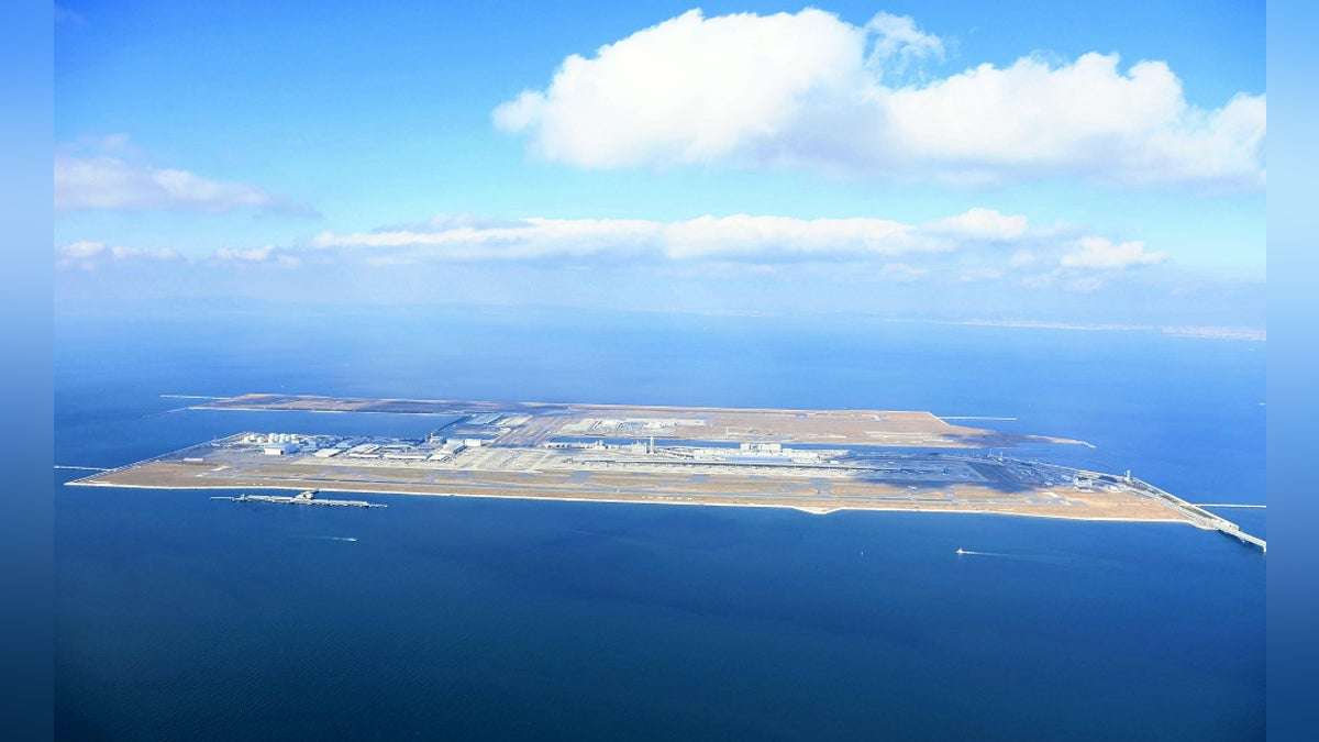 米国から拳銃を隠し持って関空へ、無職男を容疑で逮捕「万博のタイミングで日本行きを決めた」 : 読売新聞