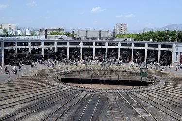 なぜ東京はどこに行っても同じような街ばかりなのか…再開発で巨大な「緑地」を作った大阪に東京が学ぶこと