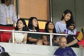 石橋貴明、食道がん公表　芸能活動休止へ「体力が戻るまで…」