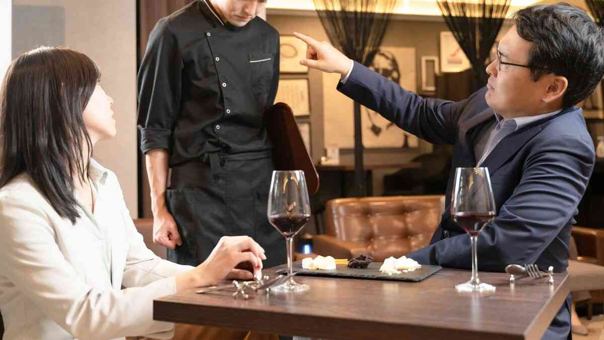 年収1000万円以上の中高年男性が最もキレやすい…全体の45%が｢カスハラ｣した経験があるという衝撃の調査 現役世代でプライドの高い人ほどカスハラをしがち (3ページ目) | PRESIDENT Online（プレジデントオンライン）