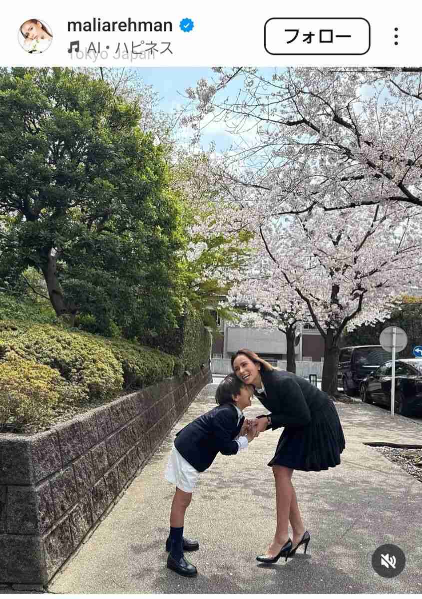 入学式コーデ衝撃！42歳有名モデル　膝上20センチ「めっちゃ綺麗」孫もいるシングルマザー
